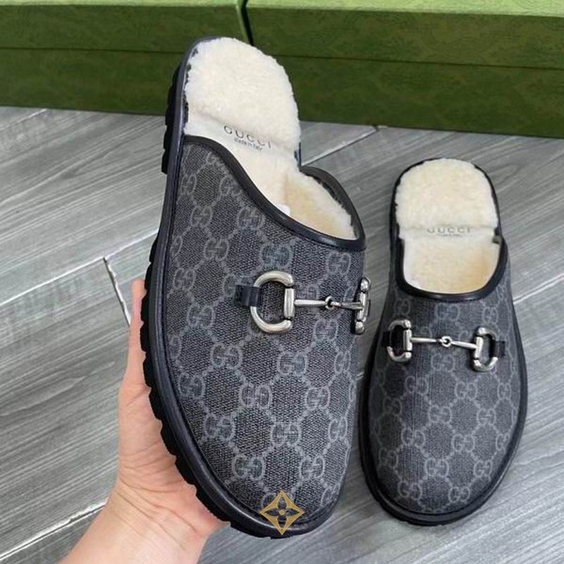 Gucci Men's Slippers 103